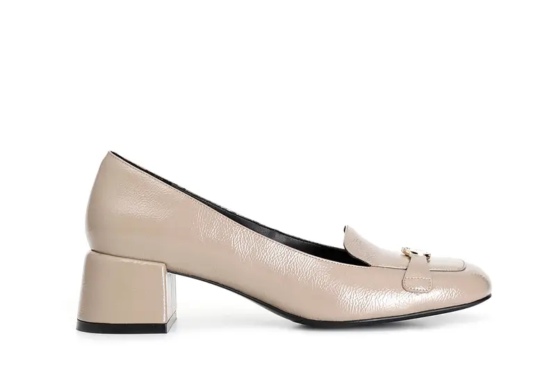 ballerina con vaschetta e accessorio in naplak taupe