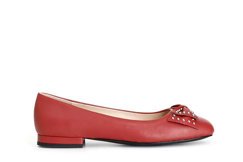 ballerina in pelle con fiocco bordeaux