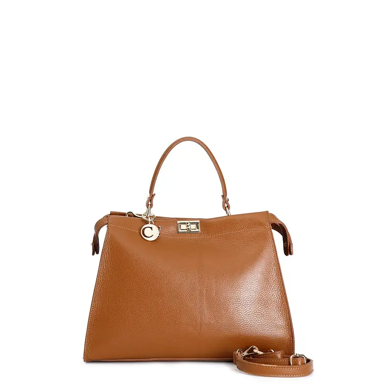 borsa a mano con pattina con applicazione di morsetto verniciato,tracolla remo cuoio