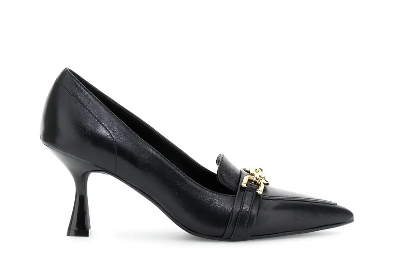 décolleté in pelle con morsetto nero