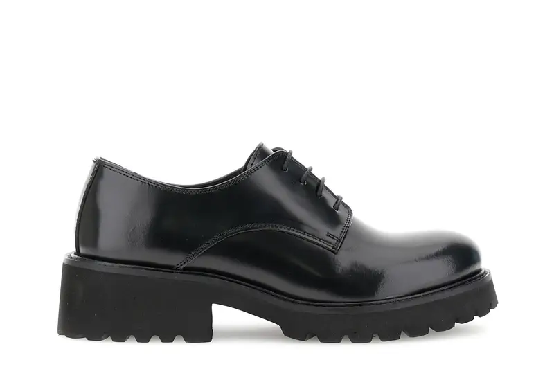 derby in pelle abrasivata nero