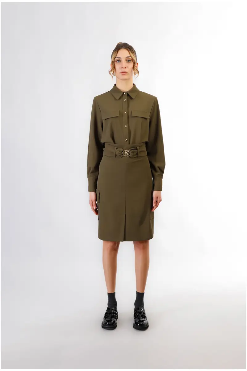 gonna a vita alta con tasconi tipo cargo fango