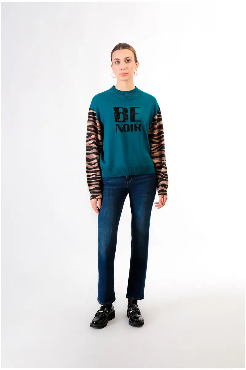 maglia collo a ciclista con logo "be noir" con maniche stampate multiverde