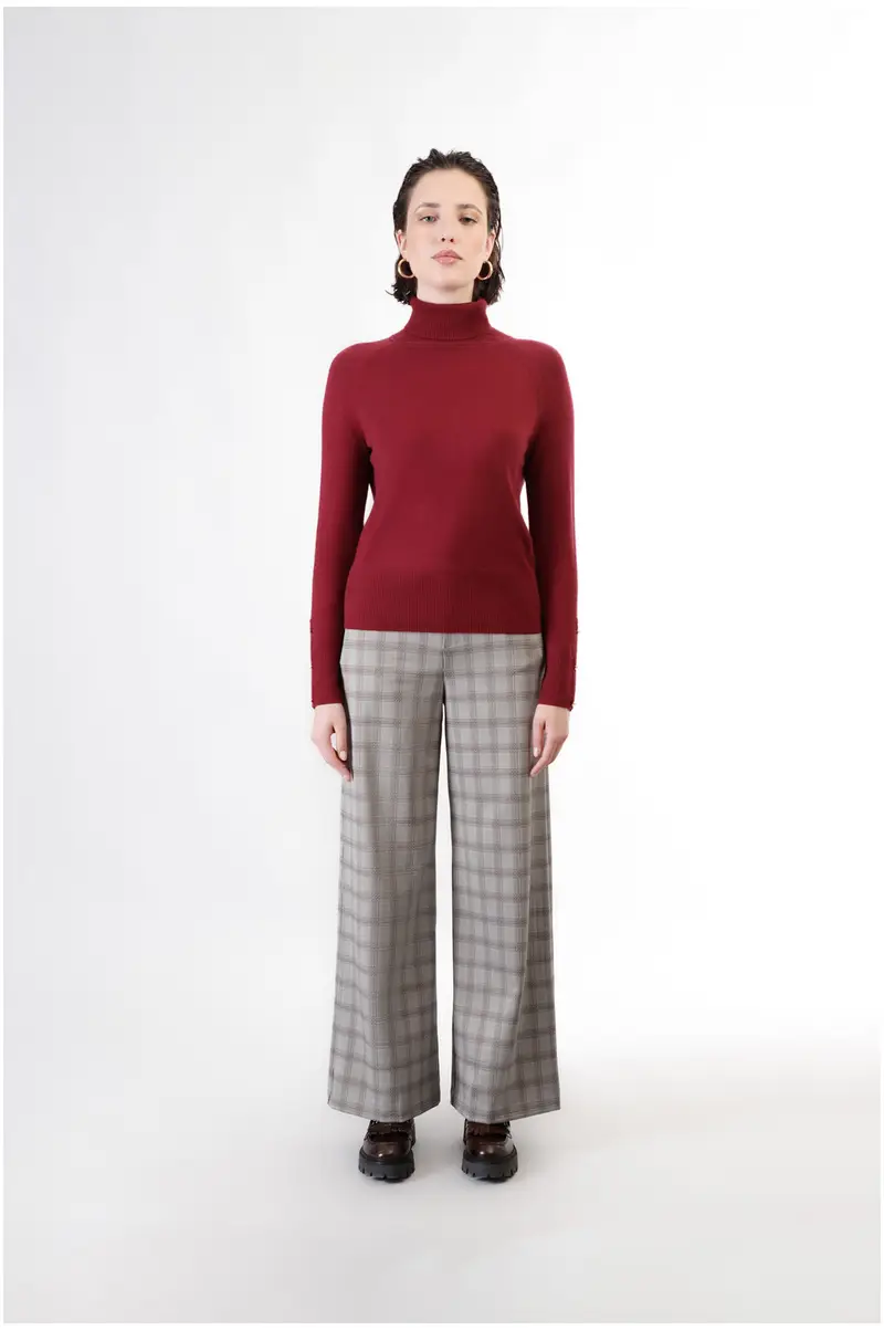 maglia con colletto alto vinaccia