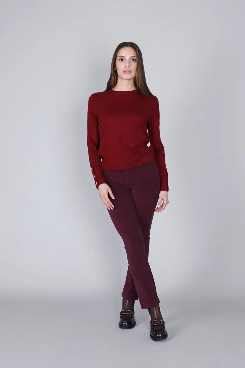 maglia girocollo con bottoni alle maniche burgundy
