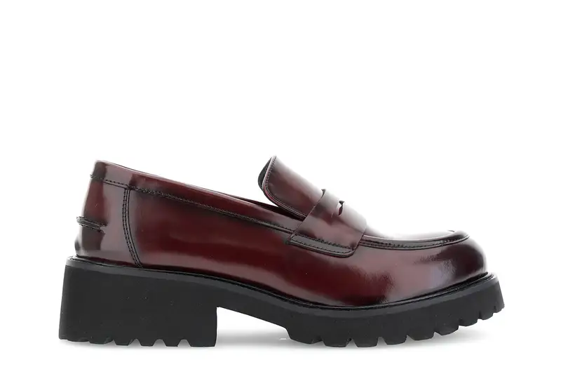 mocassini in pelle abrasivata bordeaux