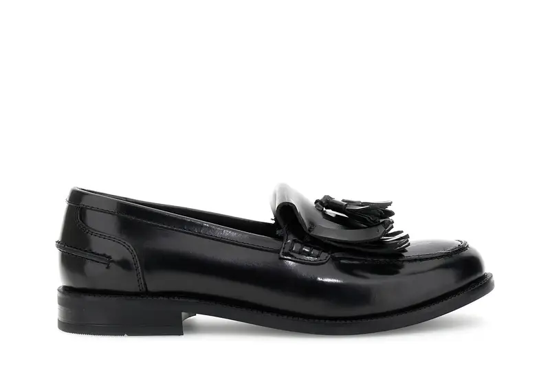 mocassini in pelle abrasivata con frange nero