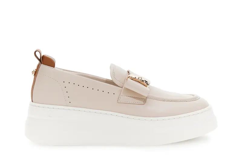 mocassini in pelle rivestita con accessorio beige