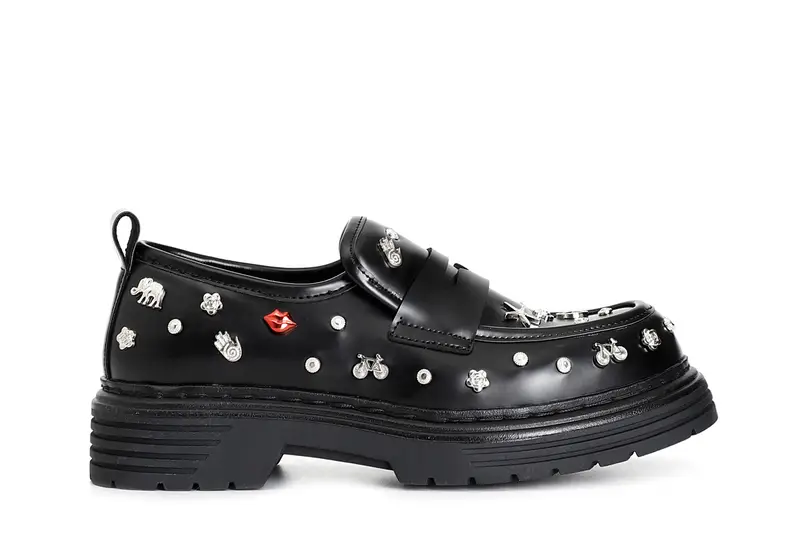 mocassino da donna con borchie fantasia nero