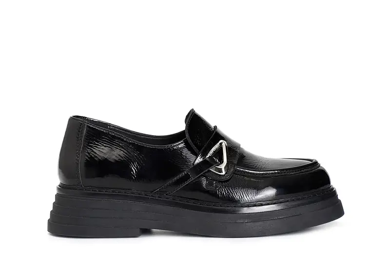 mocassino da donna in naplak con accessorio nero