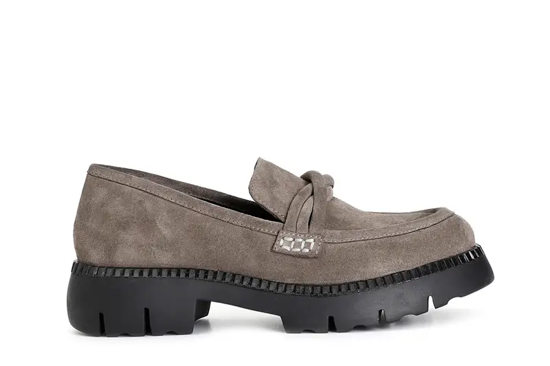 mocassino da donna in pelle scamosciata con mignon taupe