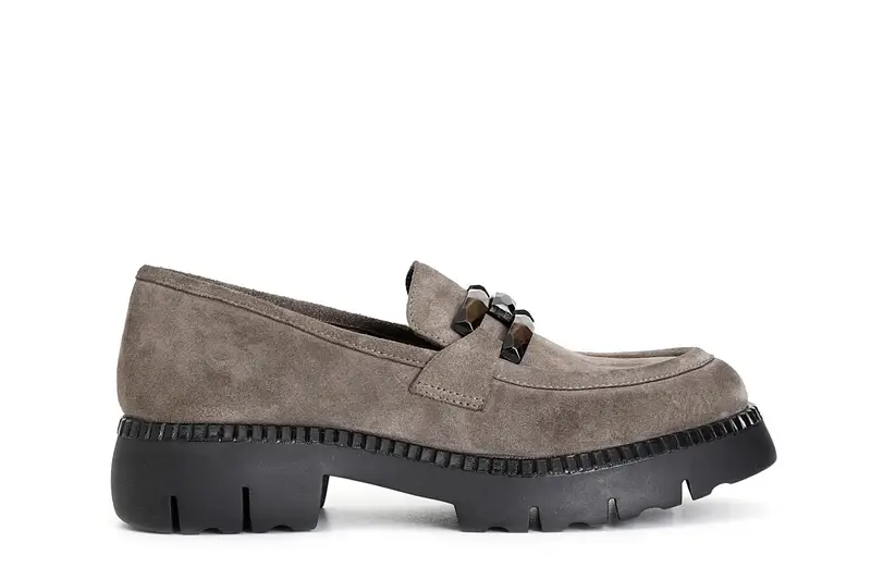 mocassino da donna in pelle scamosciata con morsetto taupe