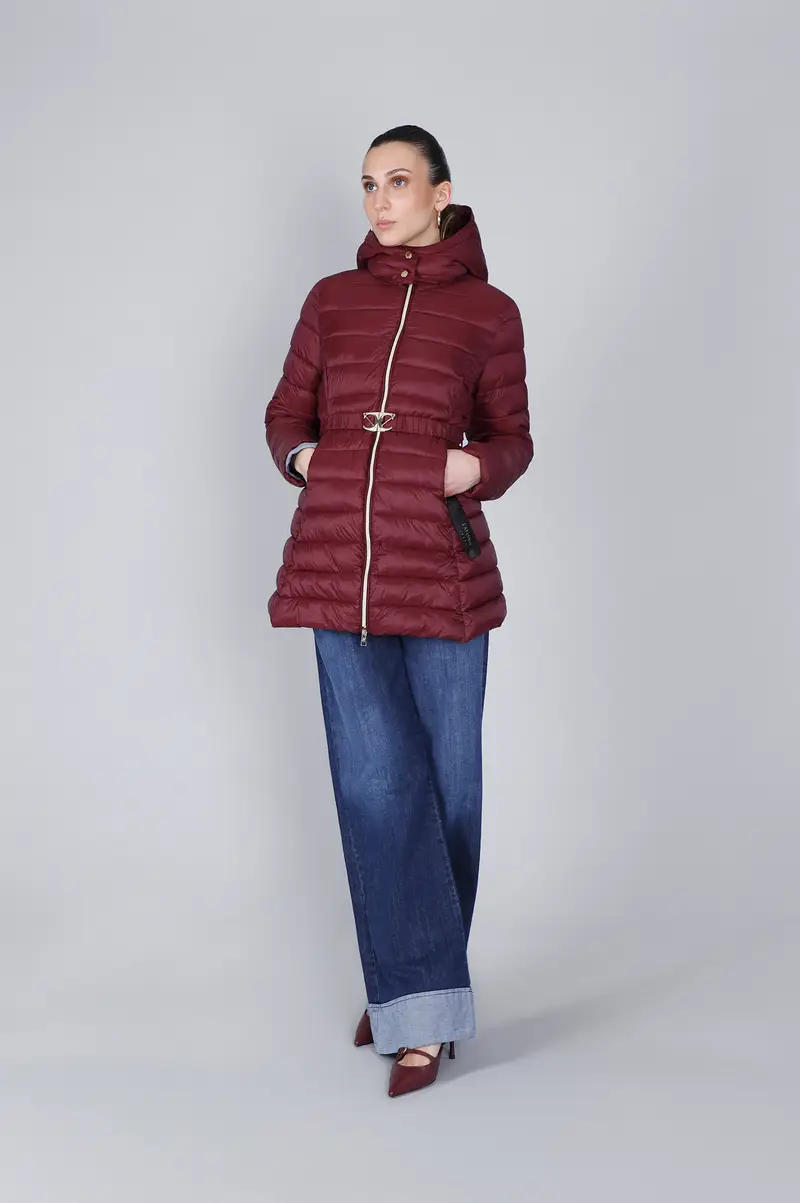 piumino avvitato con cintura logata burgundy