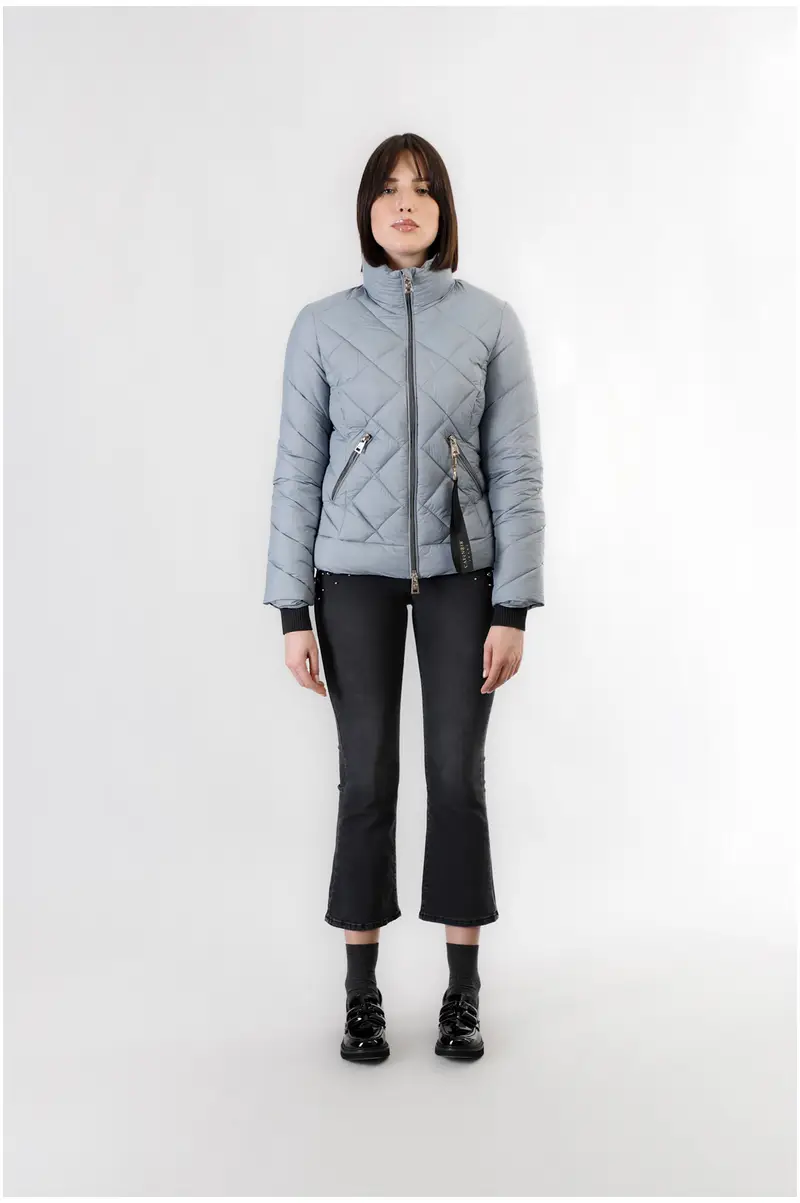 piumino corto con trapuntatura a rombi polvere