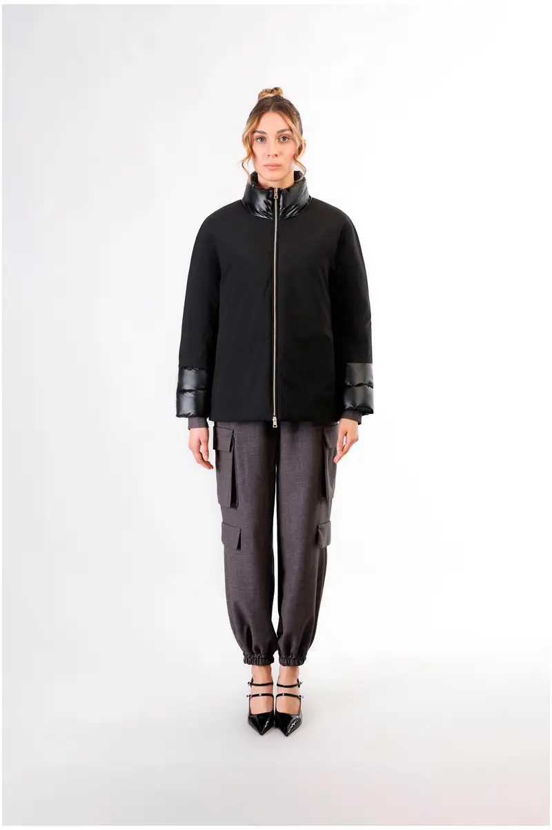 piumino tipo cappa bimateriale nero