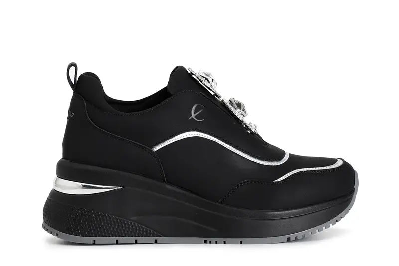 running slip-on con accessorio gioiello nero