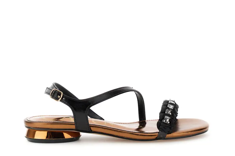 sandali asimmetrici effetto pelle laminata con strass nero