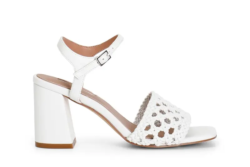 sandali con tomaia traforata bianco