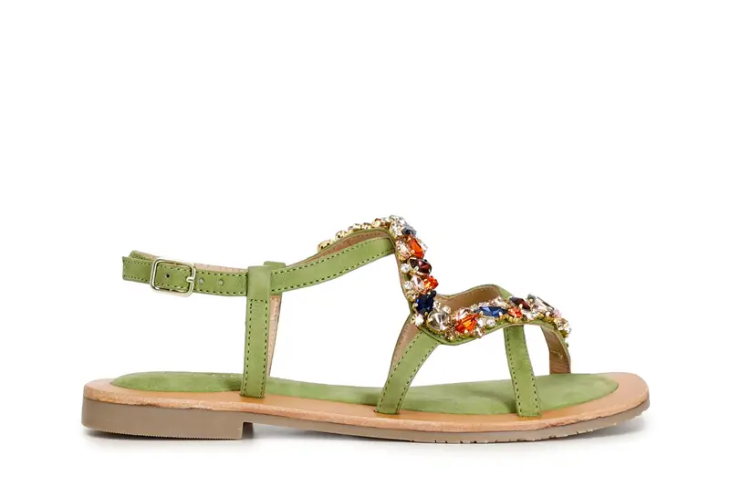 sandali in pelle scamosciata con accessorio gioiello verde