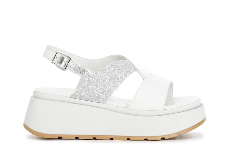 Cafè Noir Sandali su zeppa in pelle bicolor e glitter bianco e argento