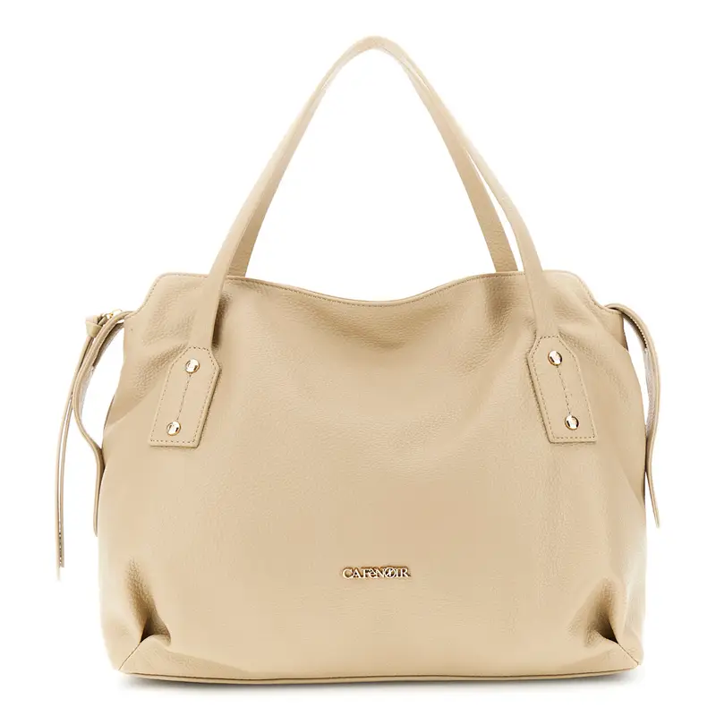 shopping bag morbida effetto pelle granosa con applicazione di rivetti metallici beige