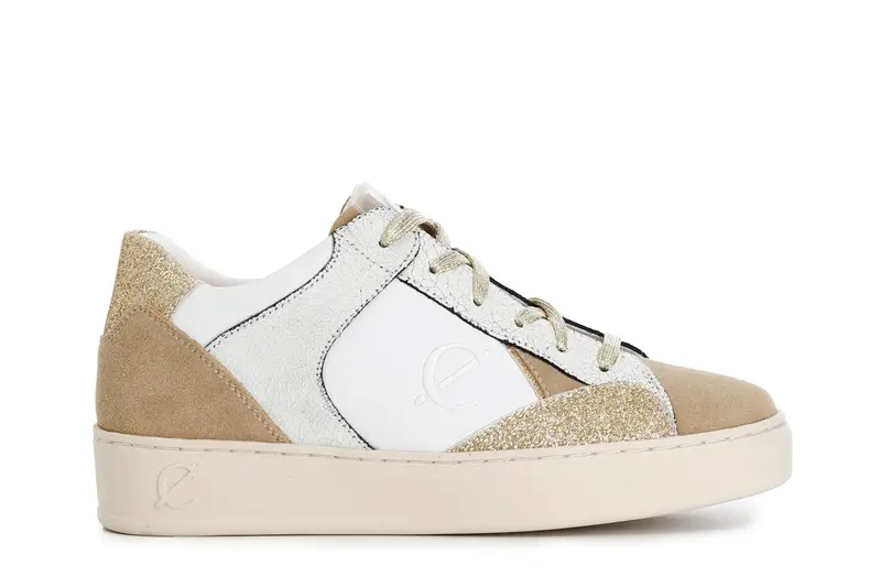 sneakers da donna in pelle e pelle scamosciata con riporti effetto metallico bianco camel