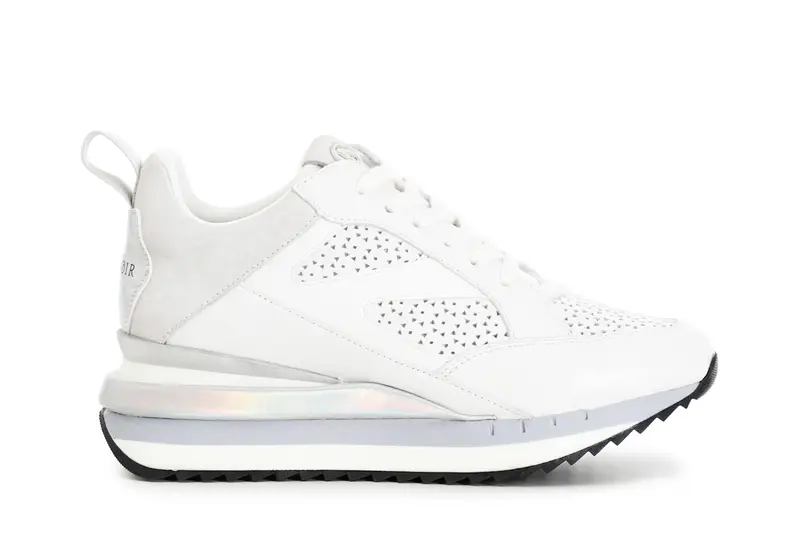 sneakers in pelle traforata con zeppa bianco