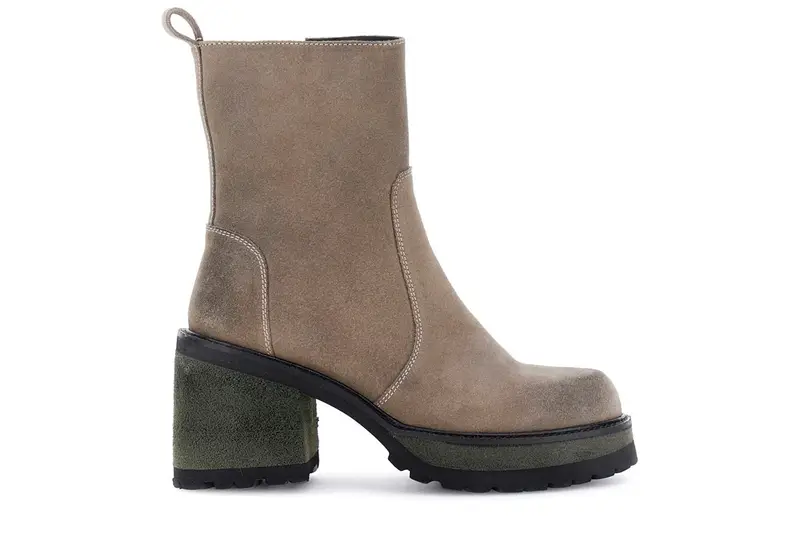 stivaletti in pelle scamosciata taupe