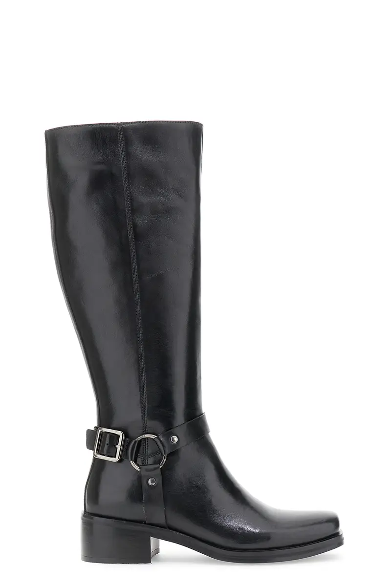 stivali in pelle con sperone nero