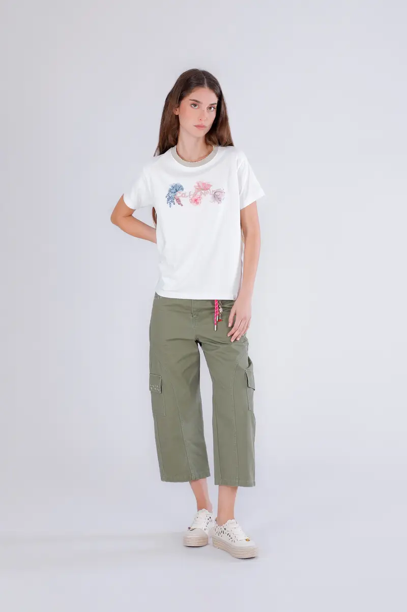 t-shirt con logo con costina lurex allo scollo off white