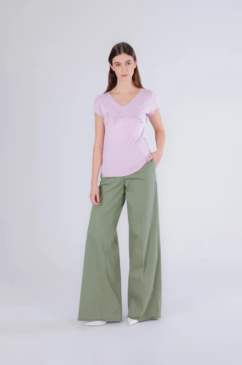 t-shirt scollo a "v" con logo lavanda