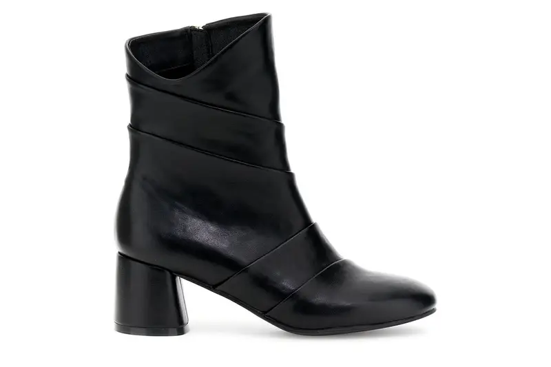 tronchetti con taglio asimmetrico nero