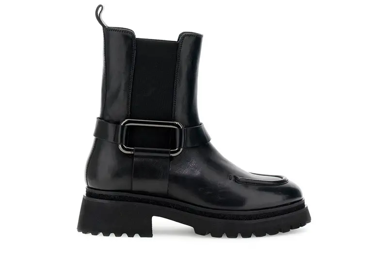 tronchetti in pelle con elastico e accessorio in metallo nero