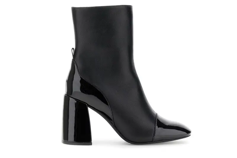 tronchetti in pelle con riporti effetto vernice nero