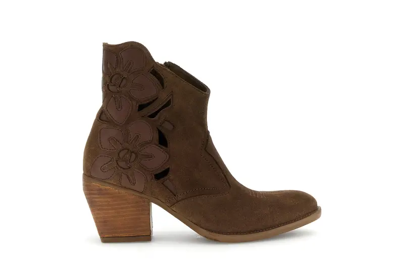 tronchetti in pelle scamosciata traforati con fiori cioccolato