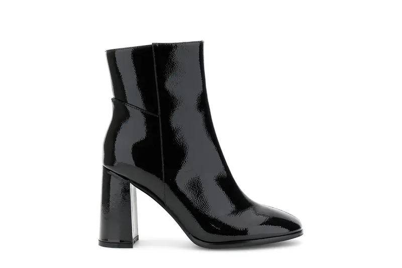 tronchetto in pelle verniciata nero