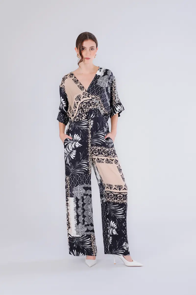 tuta stampata con scollo incrociato multi patchwork