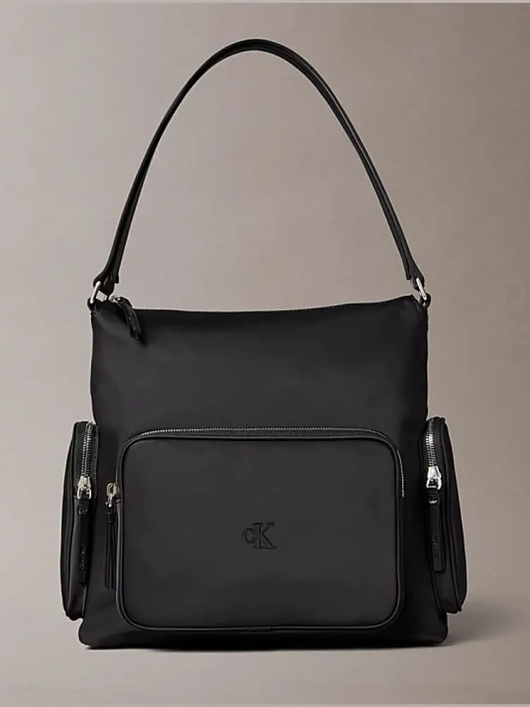 borsa in nylon con effetto satinato nera con logo in rilievo