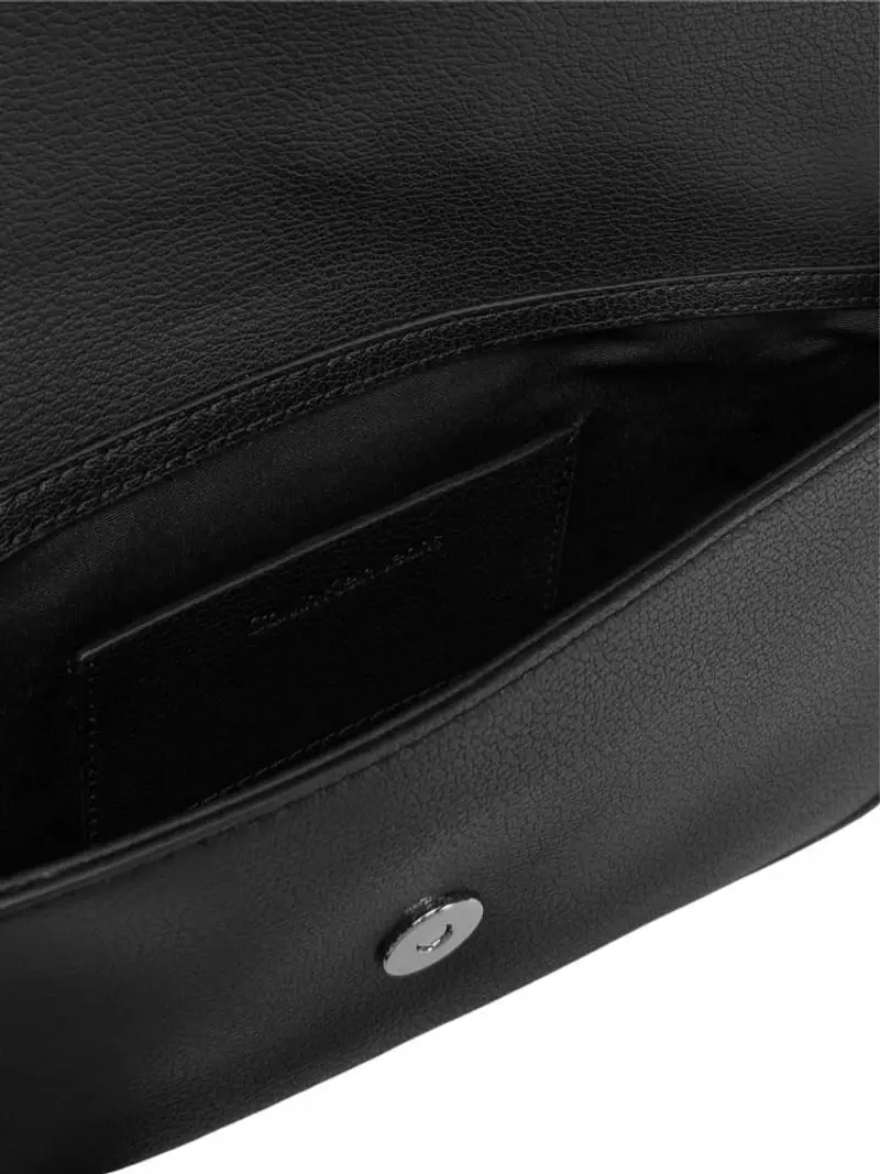 Calvin Klein borsa nera donna in ecopelle a spalla con tracolla logo in metallo miniatura 3