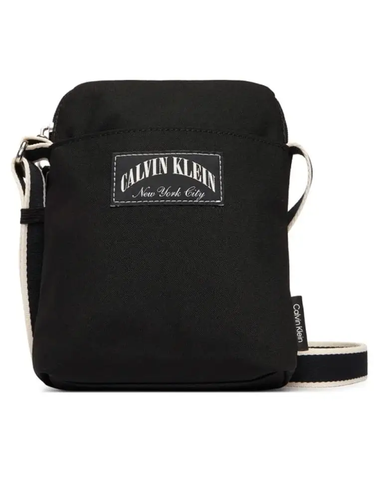 borsellino uomo nero con stampa logo centrale a contrasto