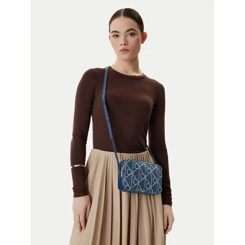 Borsetta Calvin Klein Emblem Aop Denim Camera Bag LV04F3430G Blu