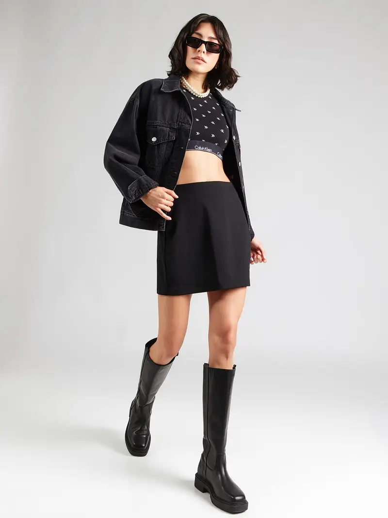 Gonna nero miniatura 3