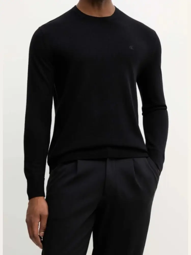 maglione a girocollo nero con logo ricamato