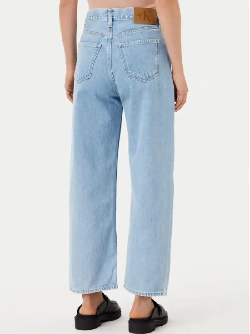 Calvin Klein pantalone in denim chiaro donna loose fit patch logo sul retro miniatura 2