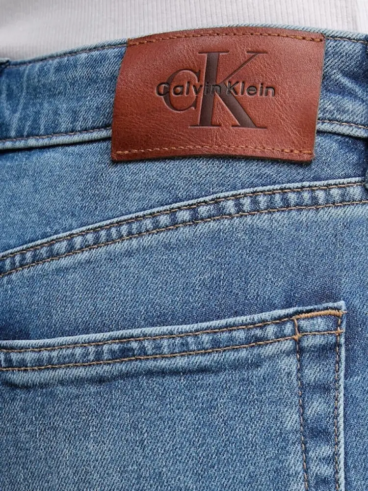 pantalone in denim chiaro donna slim fit patch logo sul retro miniatura 3