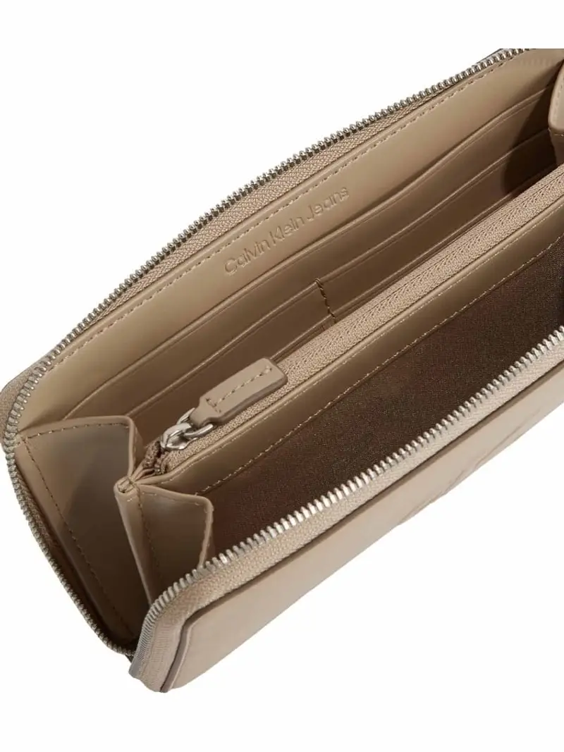 Calvin Klein portafoglio beige donna in ecopelle logo in rilievo sul davanti miniatura 2