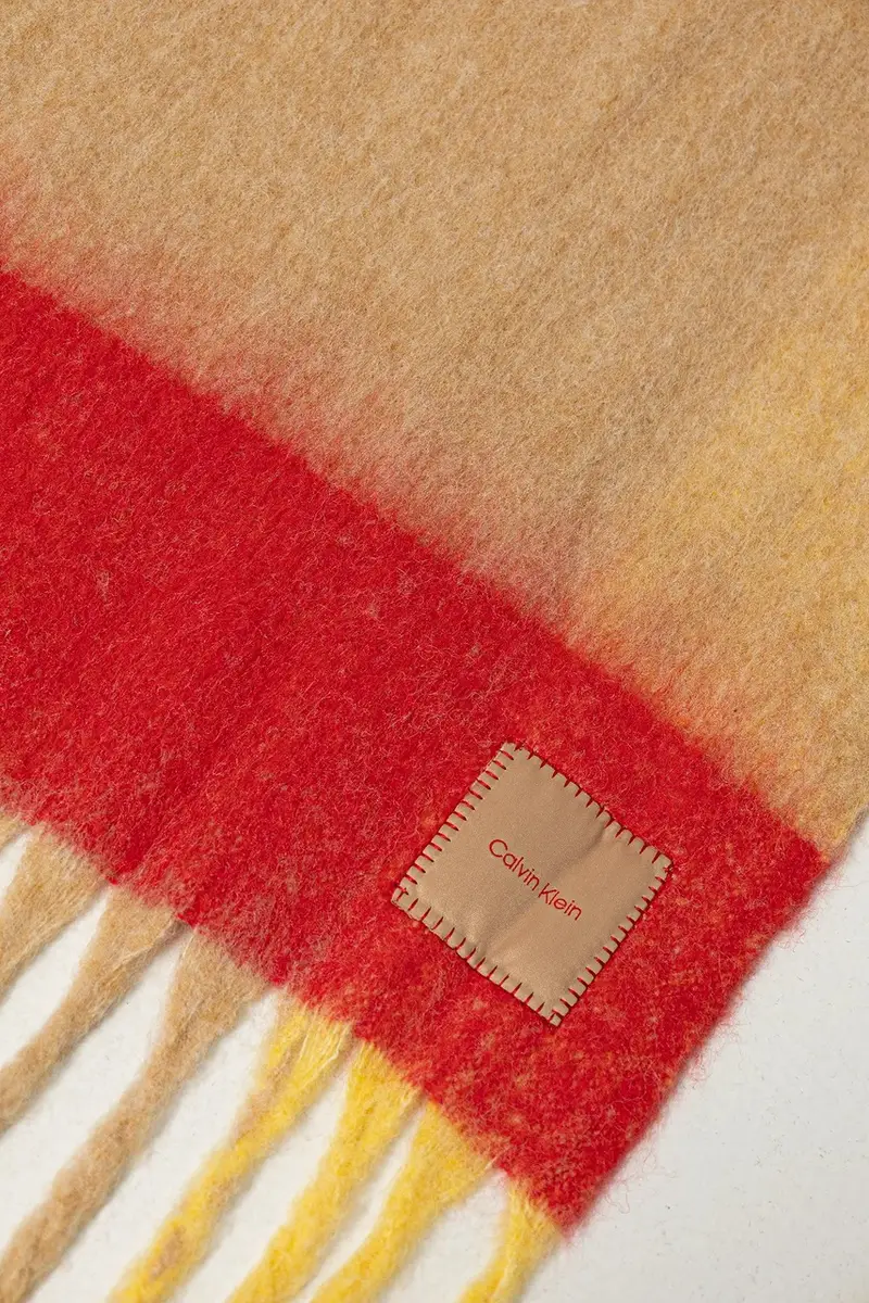 scialle con lana colore rosso LV04D8070G miniatura 3