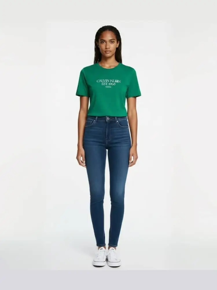 t-shirt donna verde con logo letterig