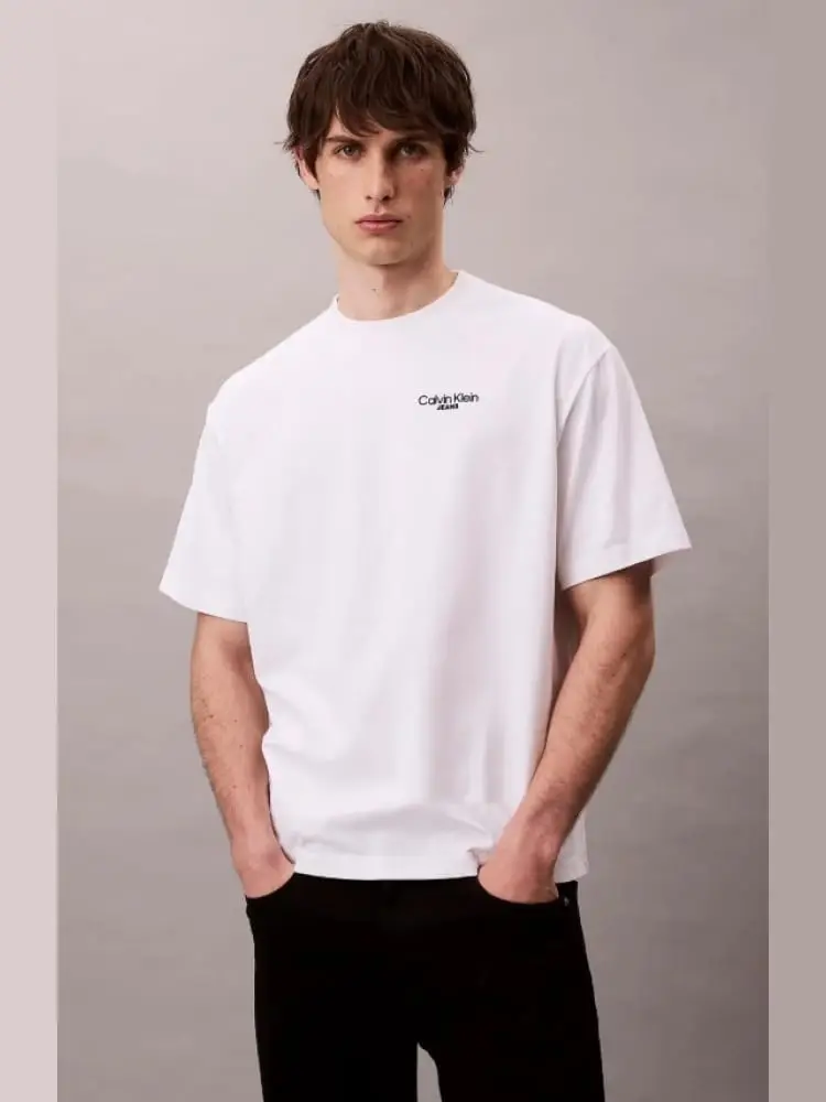 t-shirt uomo a girocollo bianca con logo a contrasto frontale e sul retro