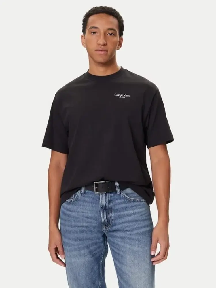 t-shirt uomo a girocollo nera con logo a contrasto frontale e sul retro